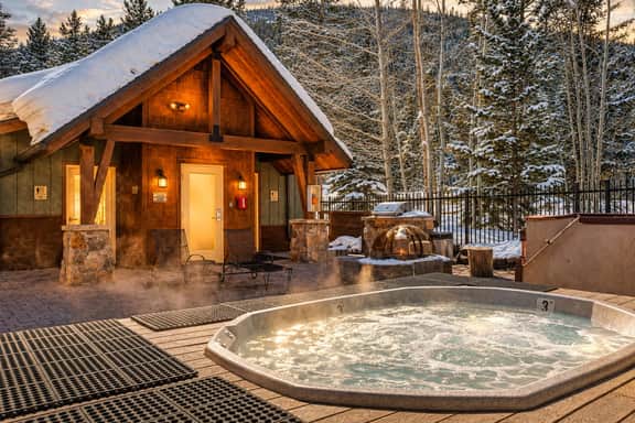 Alpine Ambiance | Luxury 4BR • 3 Decks • Hot Tub - Image 4