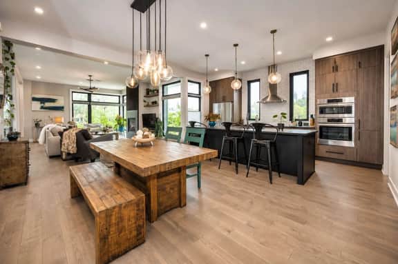 Glass & Gold | Luxury 6BR | Hot Tub & Garage! - Image 4